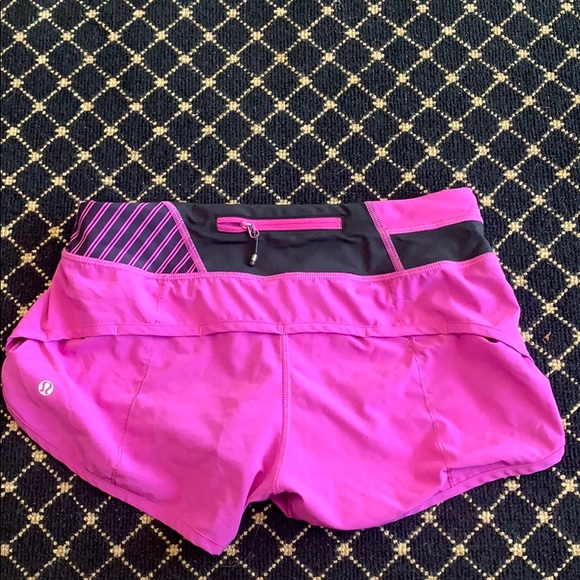 Size 4 Lululemon shorts purple - Picture 2 of 2